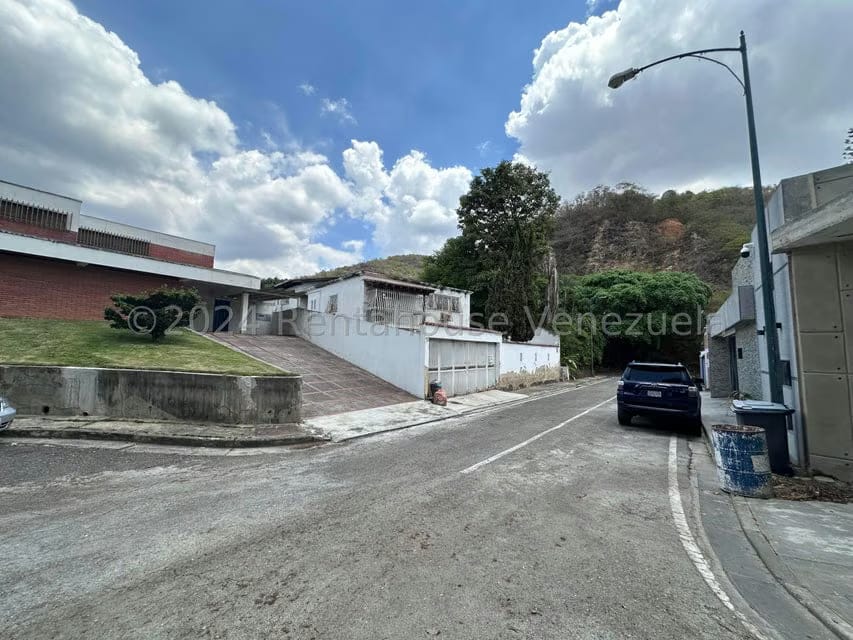 Casa (1 Nivel) en Venta en Prados del Este, Distrito Metropolitano - 37