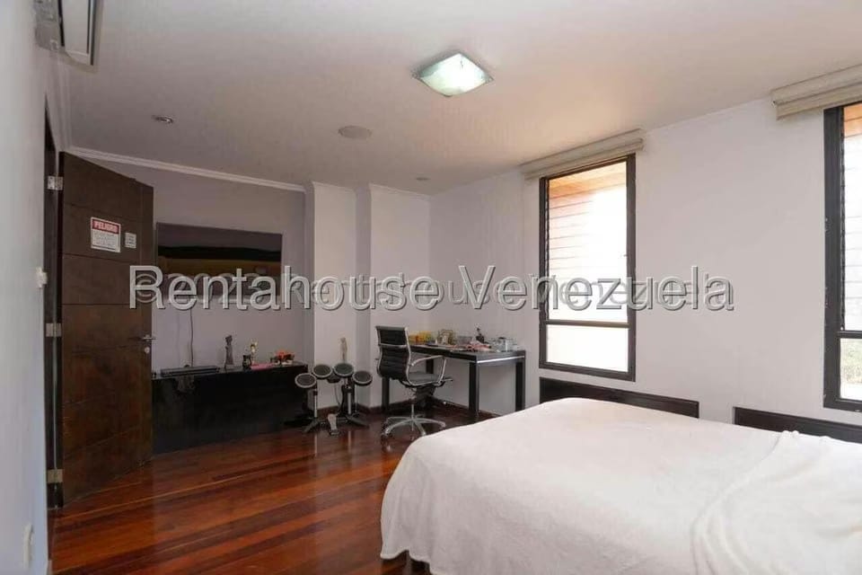 Apartamento (Penthouse) en Venta en La Lagunita Country Club, Distrito Metropolitano - 30