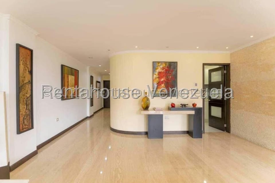 Apartamento (Penthouse) en Venta en La Lagunita Country Club, Distrito Metropolitano - 4