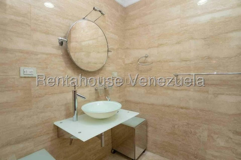 Apartamento (Penthouse) en Venta en La Lagunita Country Club, Distrito Metropolitano - 32