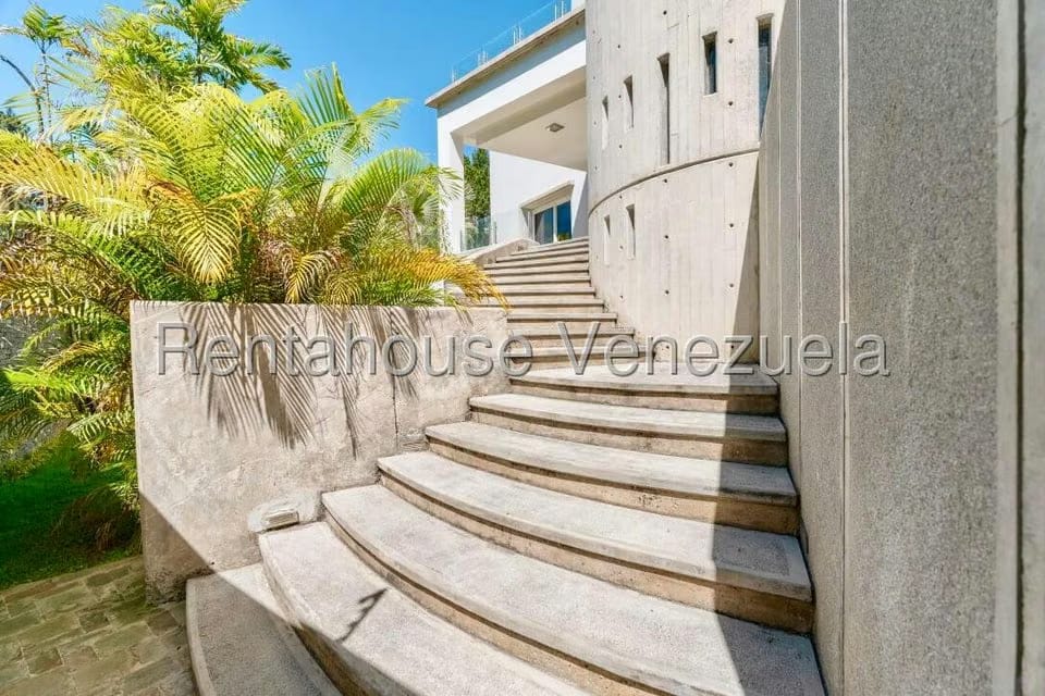 Casa (Multipes Niveles) en Venta en La Lagunita Country Club, Distrito Metropolitano - 3