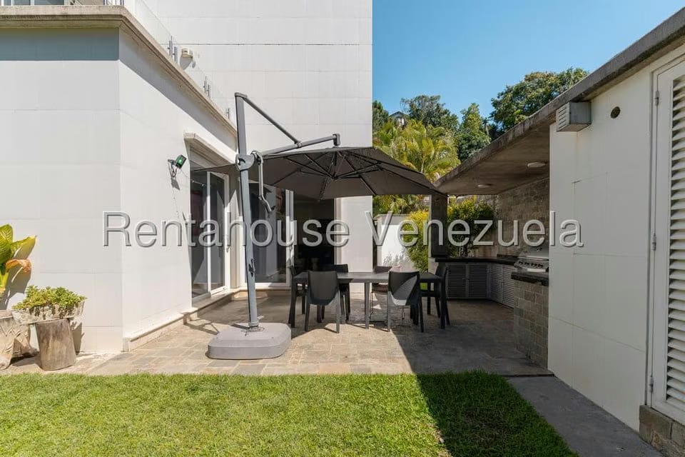 Casa (Multipes Niveles) en Venta en La Lagunita Country Club, Distrito Metropolitano - 24