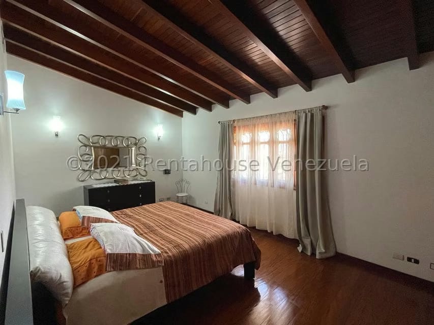 Casa (1 Nivel) en Venta en Colinas de Santa Monica, Distrito Metropolitano - 35