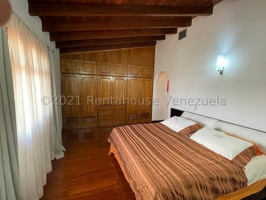 Casa (1 Nivel) en Venta en Colinas de Santa Monica, Distrito Metropolitano - 36