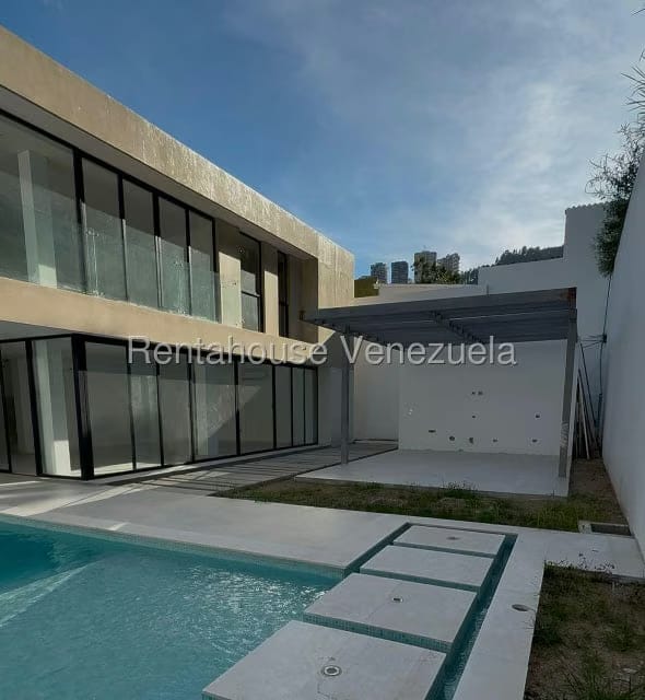 Casa (Duplex) en Venta en Prados del Este, Distrito Metropolitano - 13
