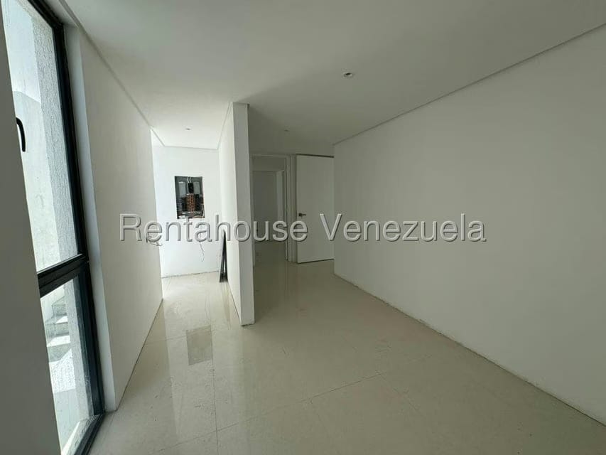 Casa (Duplex) en Venta en Prados del Este, Distrito Metropolitano - 18