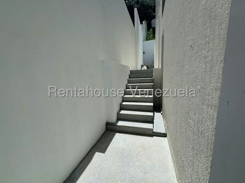 Casa (Duplex) en Venta en Prados del Este, Distrito Metropolitano - 19