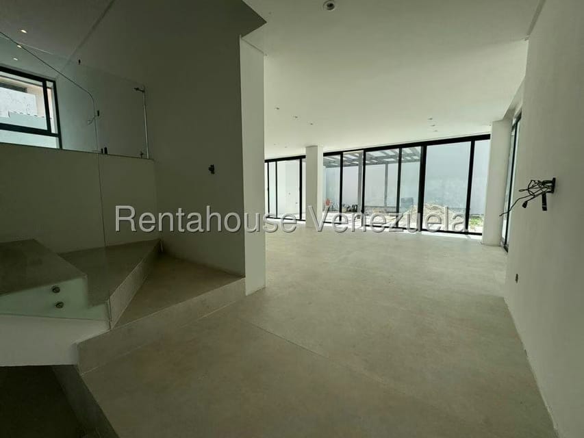 Casa (Duplex) en Venta en Prados del Este, Distrito Metropolitano - 21