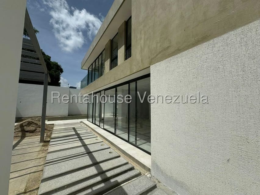 Casa (Duplex) en Venta en Prados del Este, Distrito Metropolitano - 23