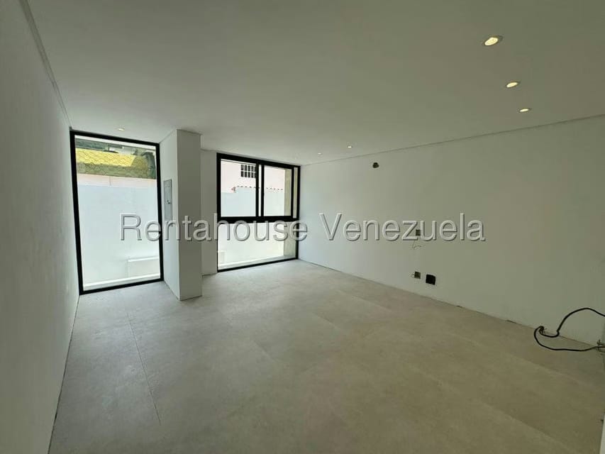 Casa (Duplex) en Venta en Prados del Este, Distrito Metropolitano - 24