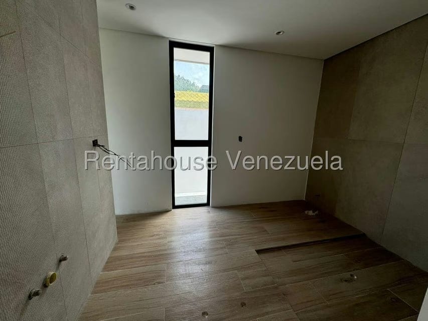 Casa (Duplex) en Venta en Prados del Este, Distrito Metropolitano - 27