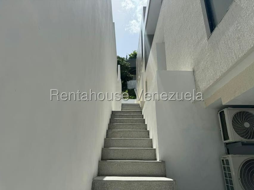 Casa (Duplex) en Venta en Prados del Este, Distrito Metropolitano - 49