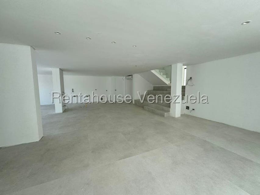 Casa (Duplex) en Venta en Prados del Este, Distrito Metropolitano - 6