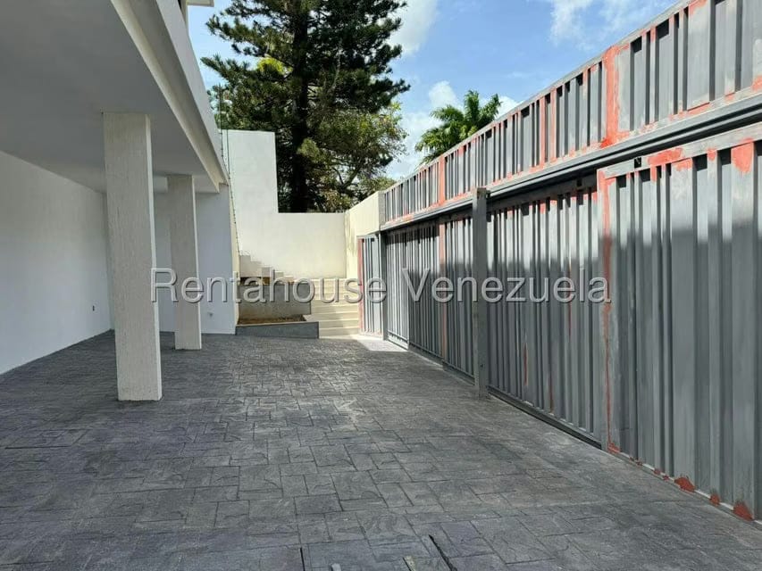Casa (Duplex) en Venta en Prados del Este, Distrito Metropolitano - 51