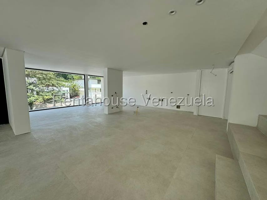 Casa (Duplex) en Venta en Prados del Este, Distrito Metropolitano - 7