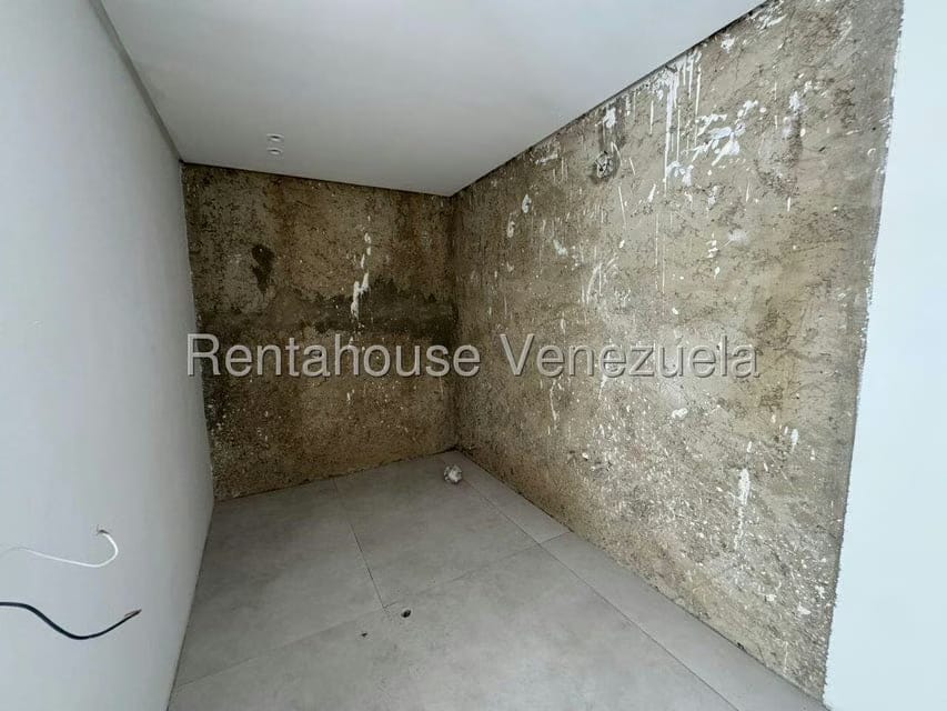 Casa (Duplex) en Venta en Prados del Este, Distrito Metropolitano - 10