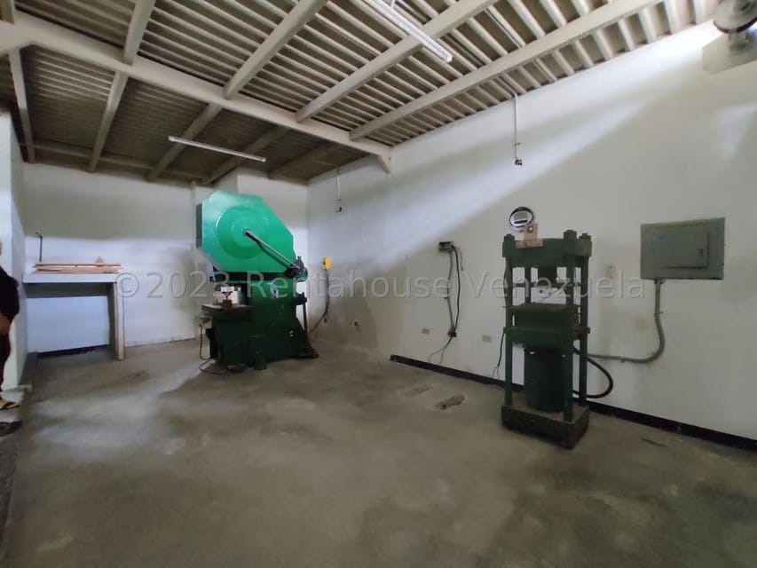 Comercial (Local Comercial) en Venta en El Limon, Aragua - 2