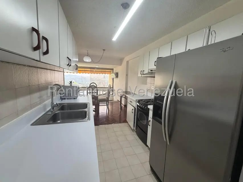 Apartamento (1 Nivel) en Alquiler en Colinas de Bello Monte, Distrito Metropolitano - 11