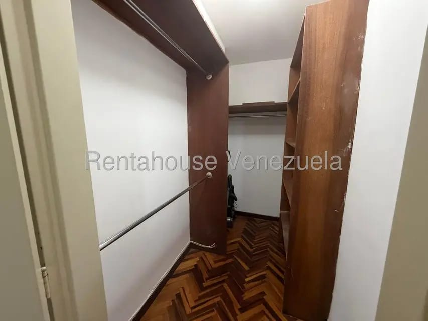 Apartamento (1 Nivel) en Alquiler en Colinas de Bello Monte, Distrito Metropolitano - 17