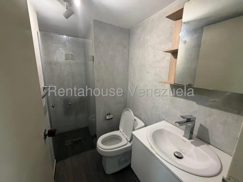 Apartamento (1 Nivel) en Alquiler en Colinas de Bello Monte, Distrito Metropolitano - 18
