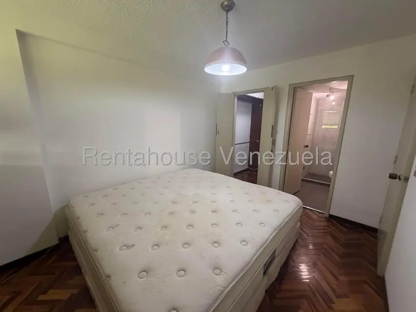 Apartamento (1 Nivel) en Alquiler en Colinas de Bello Monte, Distrito Metropolitano - 19