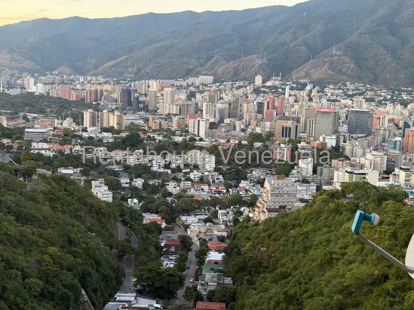 Apartamento (1 Nivel) en Alquiler en Colinas de Bello Monte, Distrito Metropolitano - 25