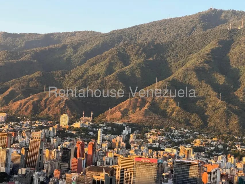 Apartamento (1 Nivel) en Alquiler en Colinas de Bello Monte, Distrito Metropolitano - 4