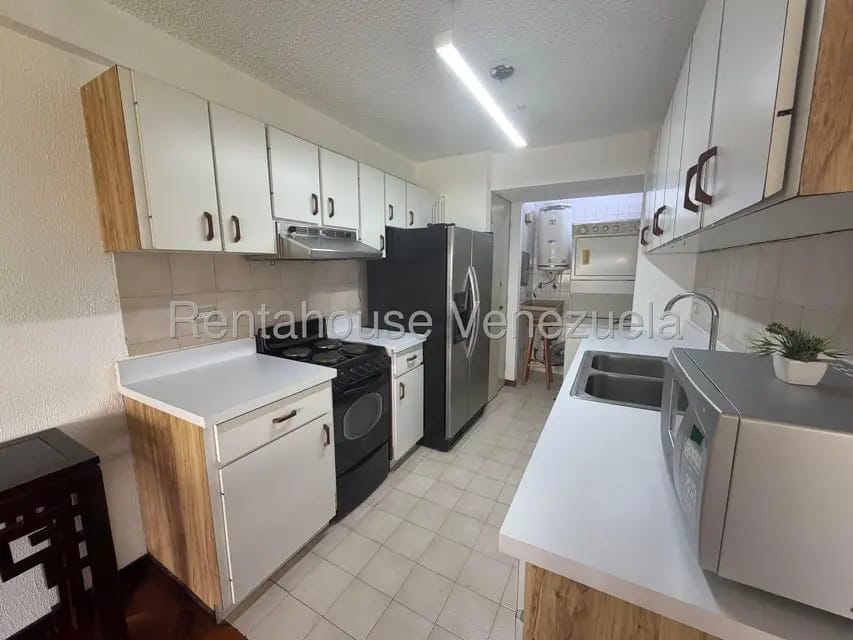 Apartamento (1 Nivel) en Alquiler en Colinas de Bello Monte, Distrito Metropolitano - 9