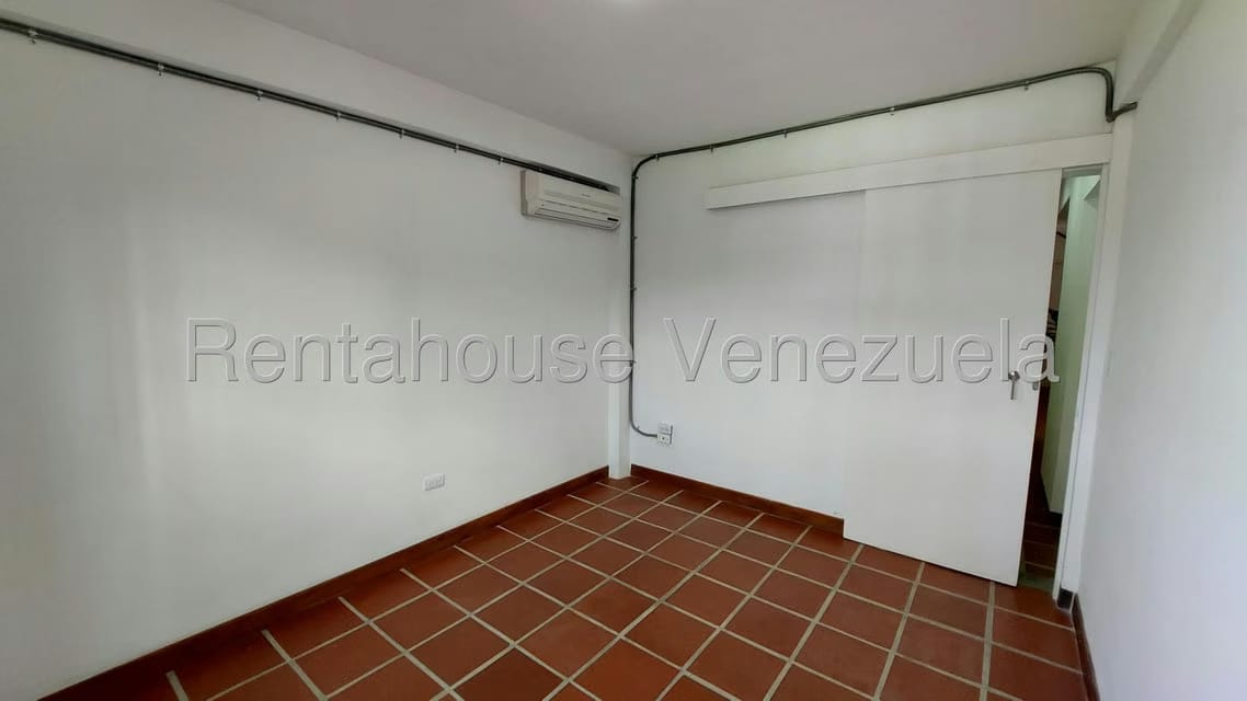 Comercial (Oficina) en Alquiler en El Cafetal, Distrito Metropolitano - 4