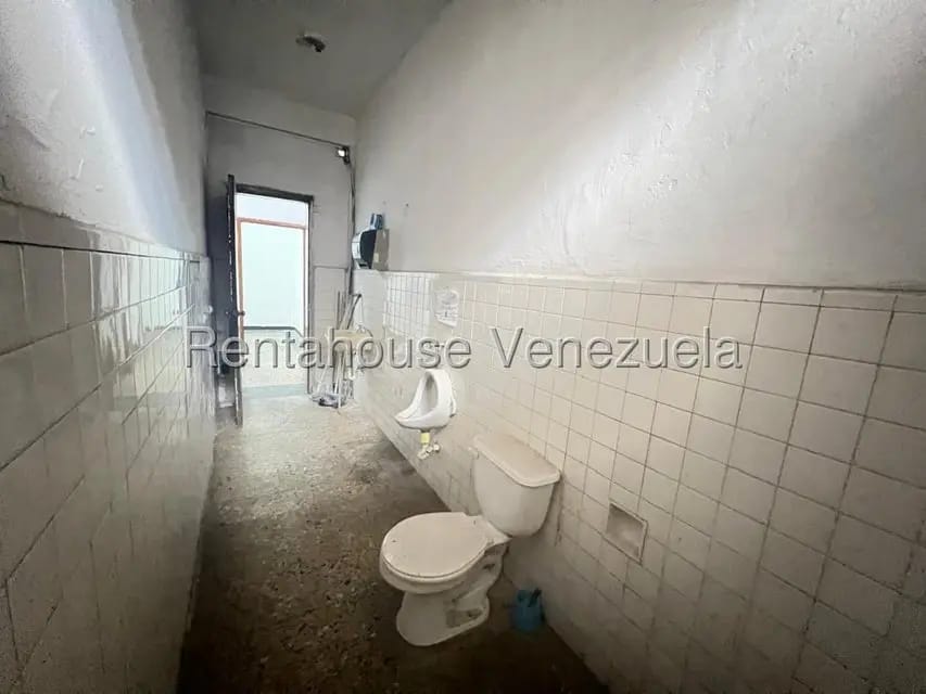 Comercial (Local Comercial) en Alquiler en Centro, Lara - 13