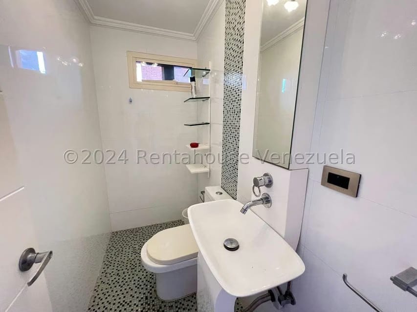 Casa (1 Nivel) en Venta en Bosques de la Lagunita, Distrito Metropolitano - 24