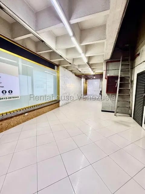 Comercial (Oficina) en Alquiler en Parroquia Santa Rosalia, Distrito Metropolitano - 2