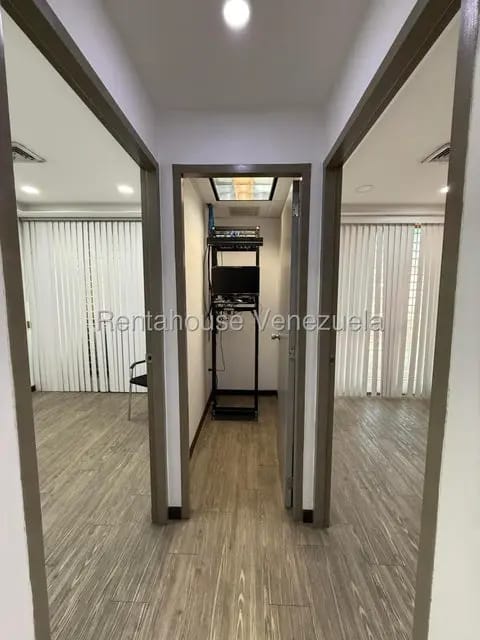 Comercial (Oficina) en Alquiler en Parroquia Santa Rosalia, Distrito Metropolitano - 13