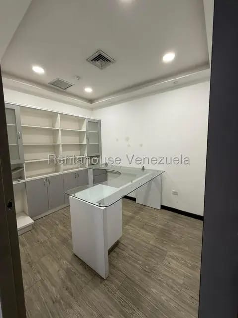 Comercial (Oficina) en Alquiler en Parroquia Santa Rosalia, Distrito Metropolitano - 14
