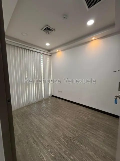 Comercial (Oficina) en Alquiler en Parroquia Santa Rosalia, Distrito Metropolitano - 15