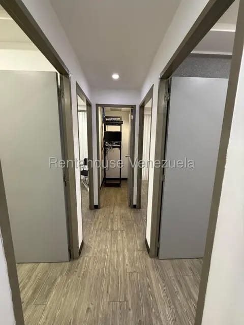 Comercial (Oficina) en Alquiler en Parroquia Santa Rosalia, Distrito Metropolitano - 18
