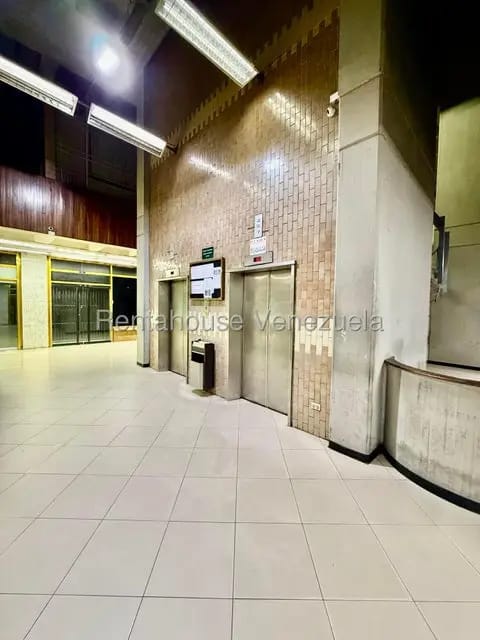 Comercial (Oficina) en Alquiler en Parroquia Santa Rosalia, Distrito Metropolitano - 3