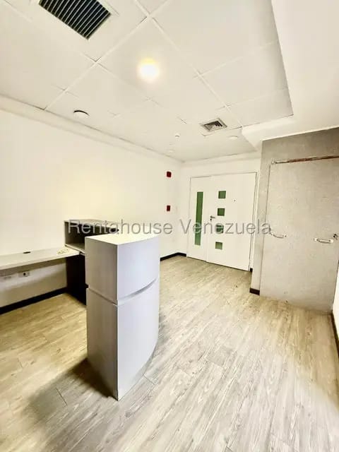 Comercial (Oficina) en Alquiler en Parroquia Santa Rosalia, Distrito Metropolitano - 5