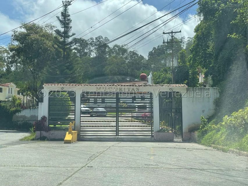 Casa (Multipes Niveles) en Venta en Colinas de Carrizal, Miranda
