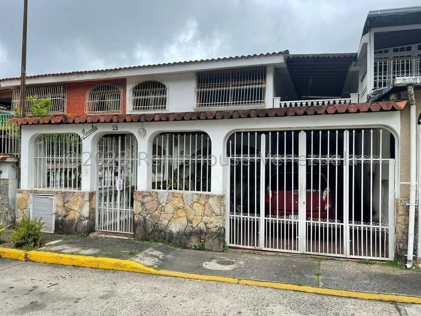 Casa (Multipes Niveles) en Venta en Colinas de Carrizal, Miranda - 2