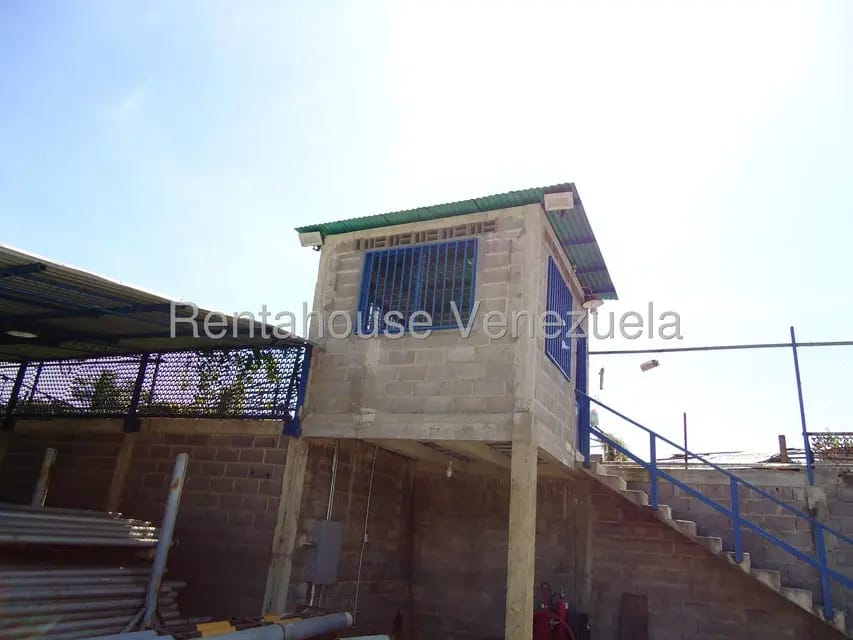 Comercial (Galpon - Deposito) en Venta en Santa Teresa del Tuy, Miranda - 2
