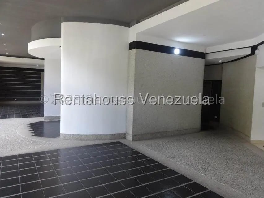 Apartamento (1 Nivel) en Alquiler en Las Esmeraldas, Distrito Metropolitano