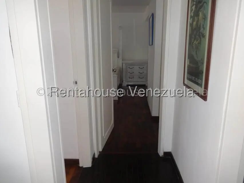 Apartamento (1 Nivel) en Alquiler en Las Esmeraldas, Distrito Metropolitano - 12