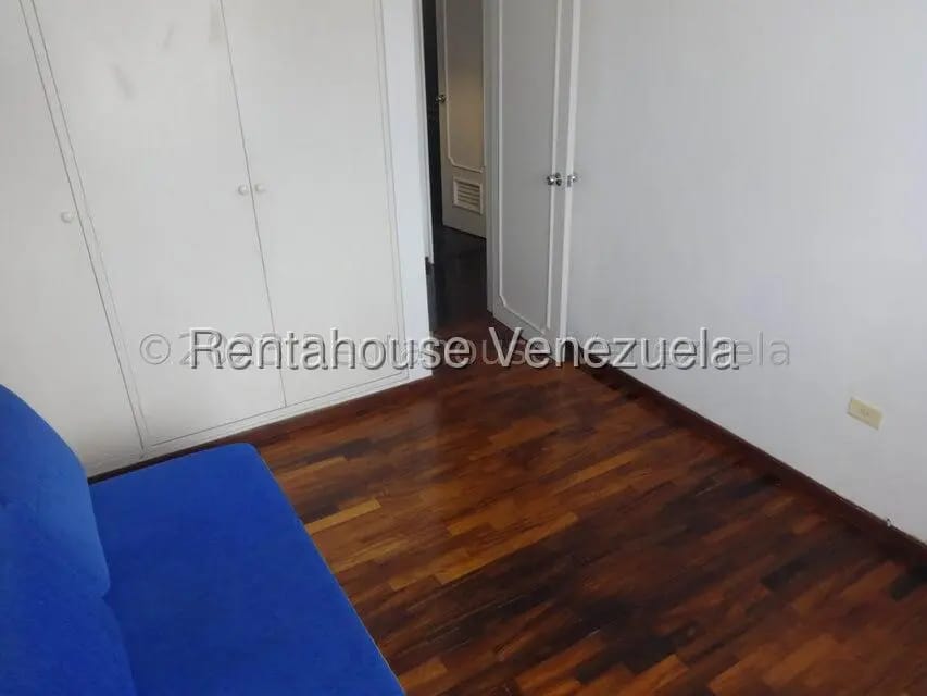 Apartamento (1 Nivel) en Alquiler en Las Esmeraldas, Distrito Metropolitano - 15