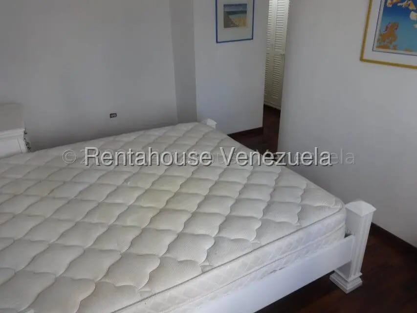 Apartamento (1 Nivel) en Alquiler en Las Esmeraldas, Distrito Metropolitano - 17