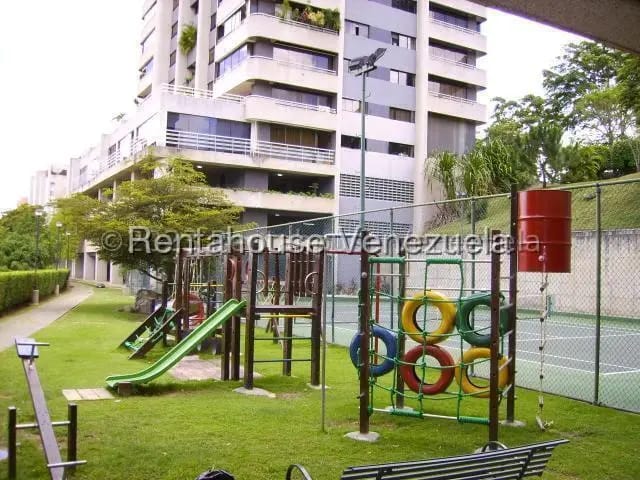 Apartamento (1 Nivel) en Alquiler en Las Esmeraldas, Distrito Metropolitano - 29