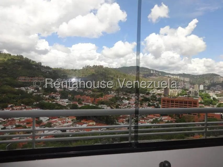 Apartamento (1 Nivel) en Alquiler en Las Esmeraldas, Distrito Metropolitano - 5