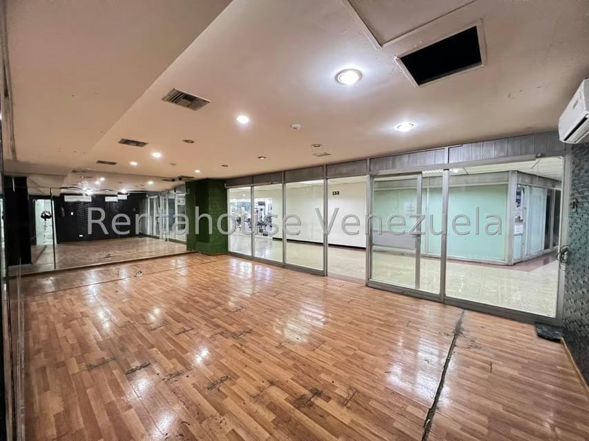 Comercial (Local Comercial) en Alquiler en Los Palos Grandes, Distrito Metropolitano