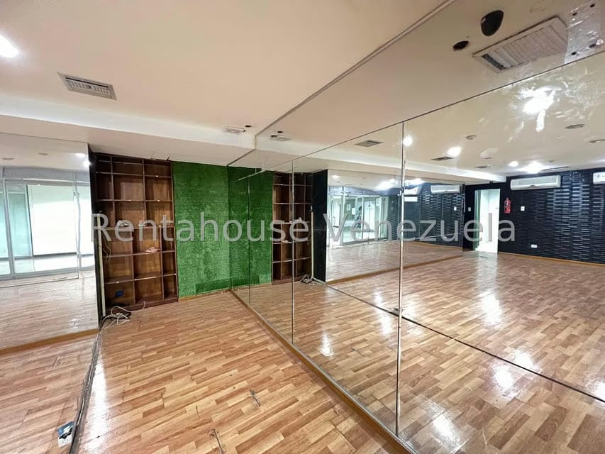 Comercial (Local Comercial) en Alquiler en Los Palos Grandes, Distrito Metropolitano - 6
