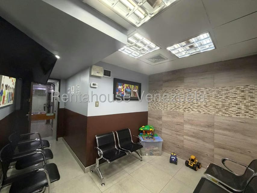 Comercial (Local Comercial) en Venta en La Campiña, Distrito Metropolitano - 4
